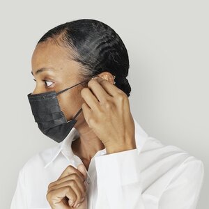 COVID-19 Risks and Impacts Among Health Care Workers by Race/Ethnicity COVID-19 Risks and Impacts Among Health Care Workers by Race/Ethnicity
