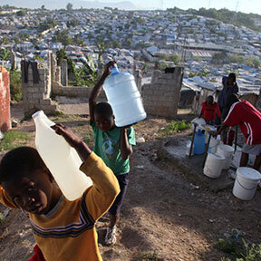 The World Humanitarian Summit: A Pivot Point in Philanthropy's Contribution to Addressing Humanitarian Crises The World Humanitarian Summit: A Pivot Point in Philanthropy's Contribution to Addressing Humanitarian Crises