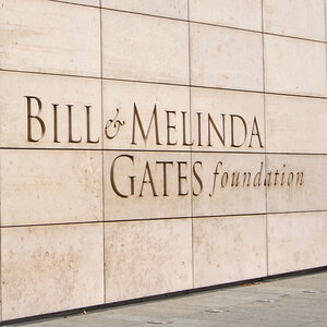 Signage outside a modern office building that reads: Bill & Melinda Gates Foundation. Signage outside a modern office building that reads: Bill & Melinda Gates Foundation.