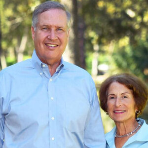 University of Chicago alumni Amy and Richard Wallman (Photo courtesy of Art and Alex Photography).
