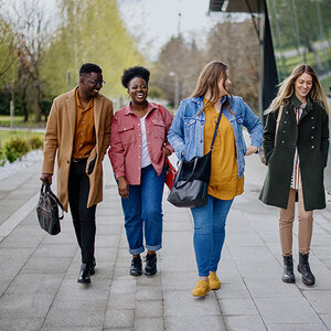 College students walking to class.